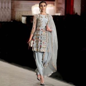 Meet your Posher, Dolly